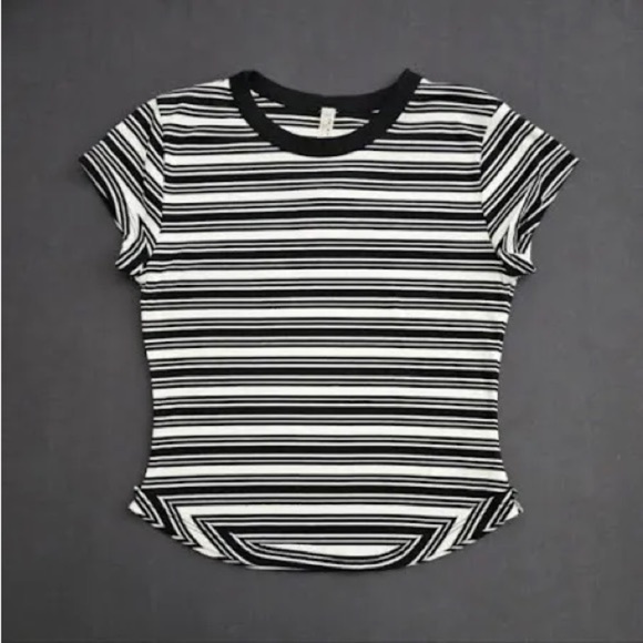 FREE PEOPLE 💥NWOT 💥ribbed striped baby tee

New No Tag - Picture 2 of 2